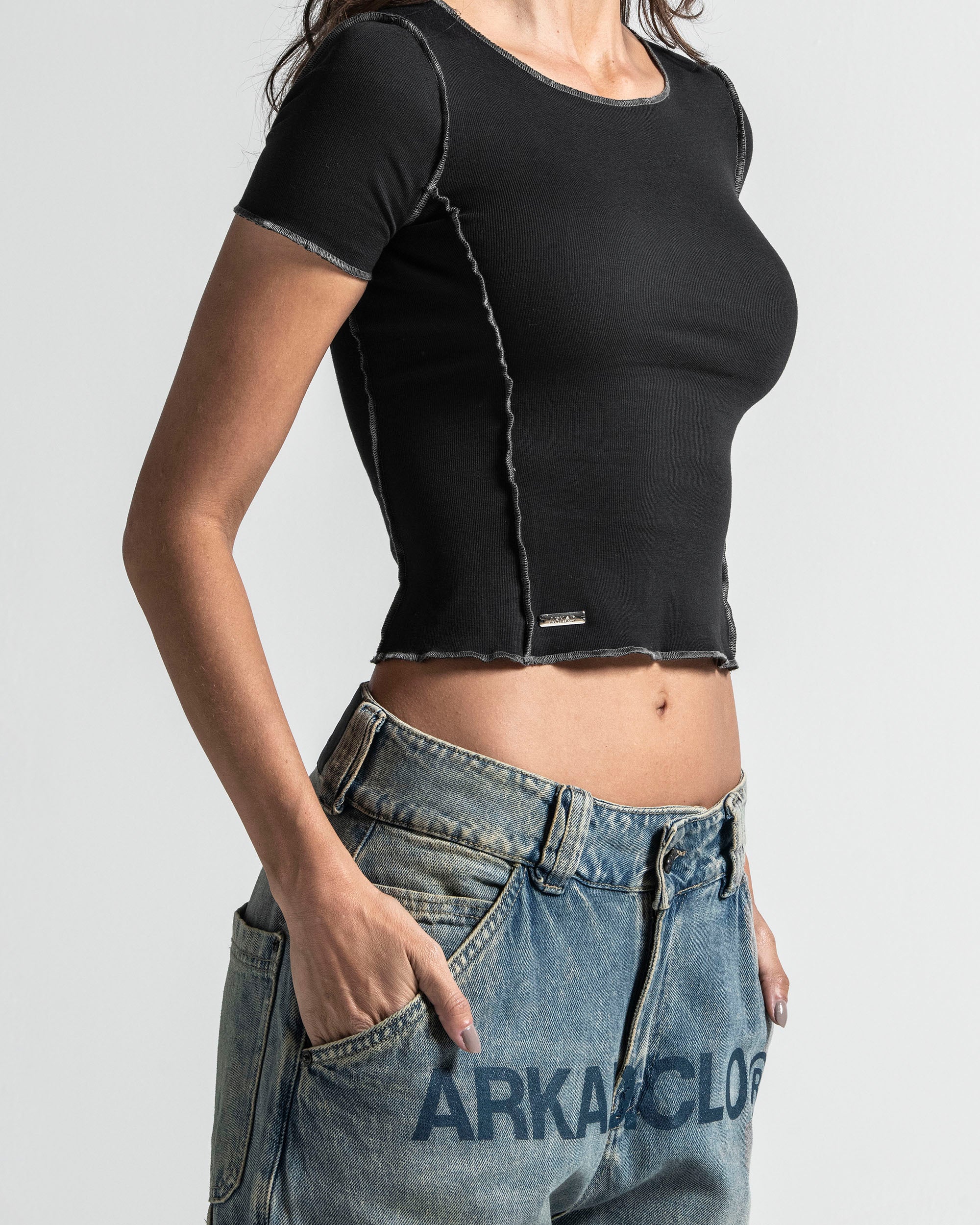 Baby Tee Cortes Negra - Image 2