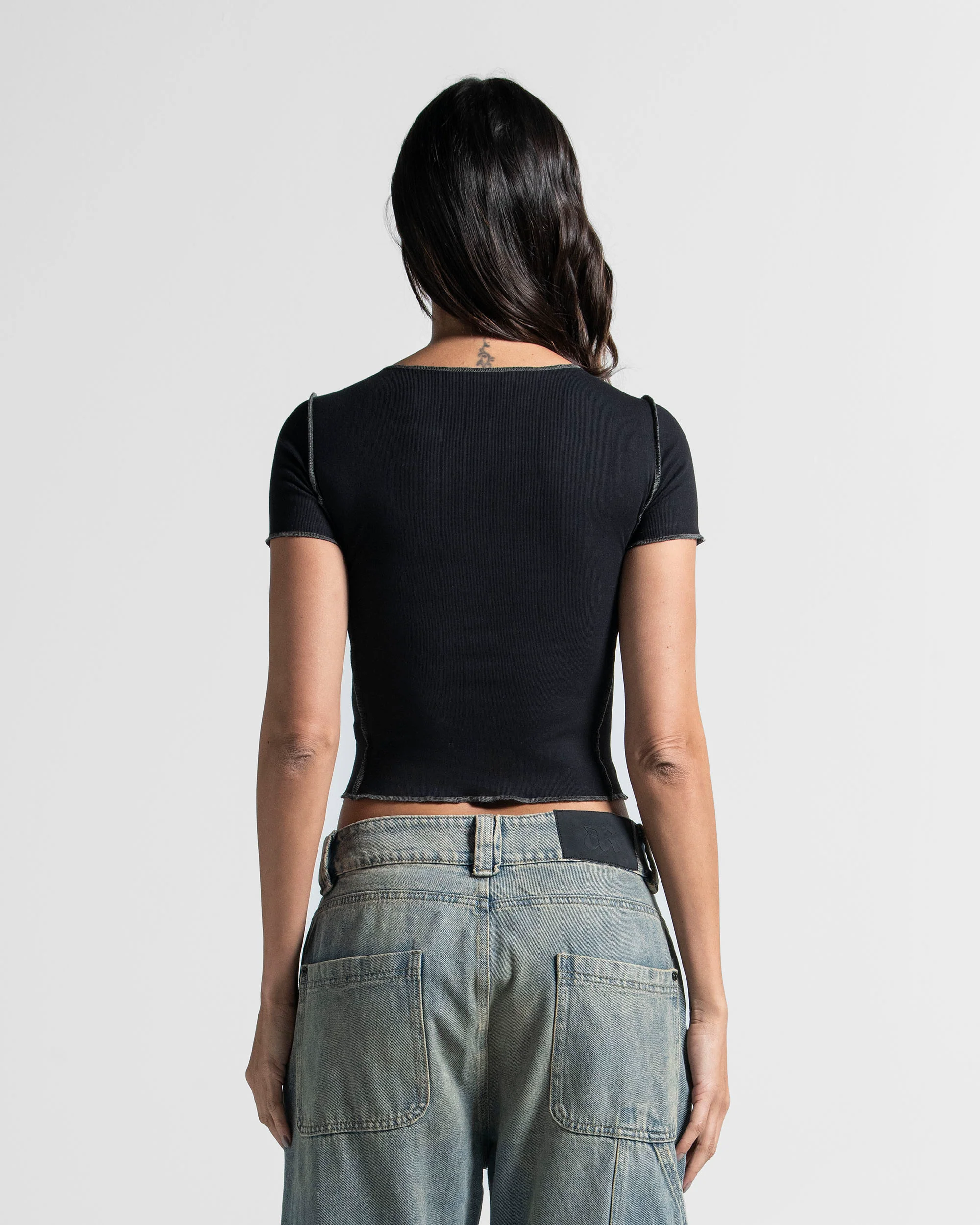 Baby Tee Cortes Negra - Image 3