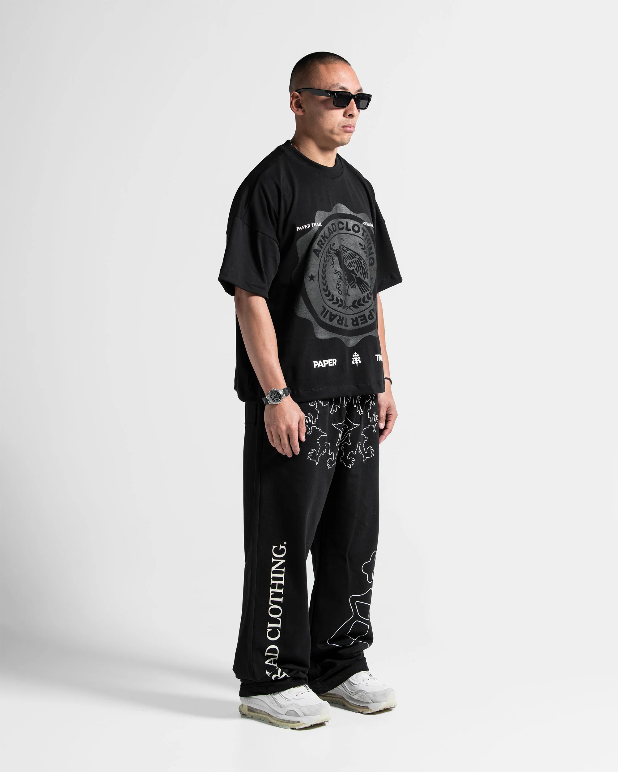 Boxy Fit Tshirt Negra Paper Trail - Image 7
