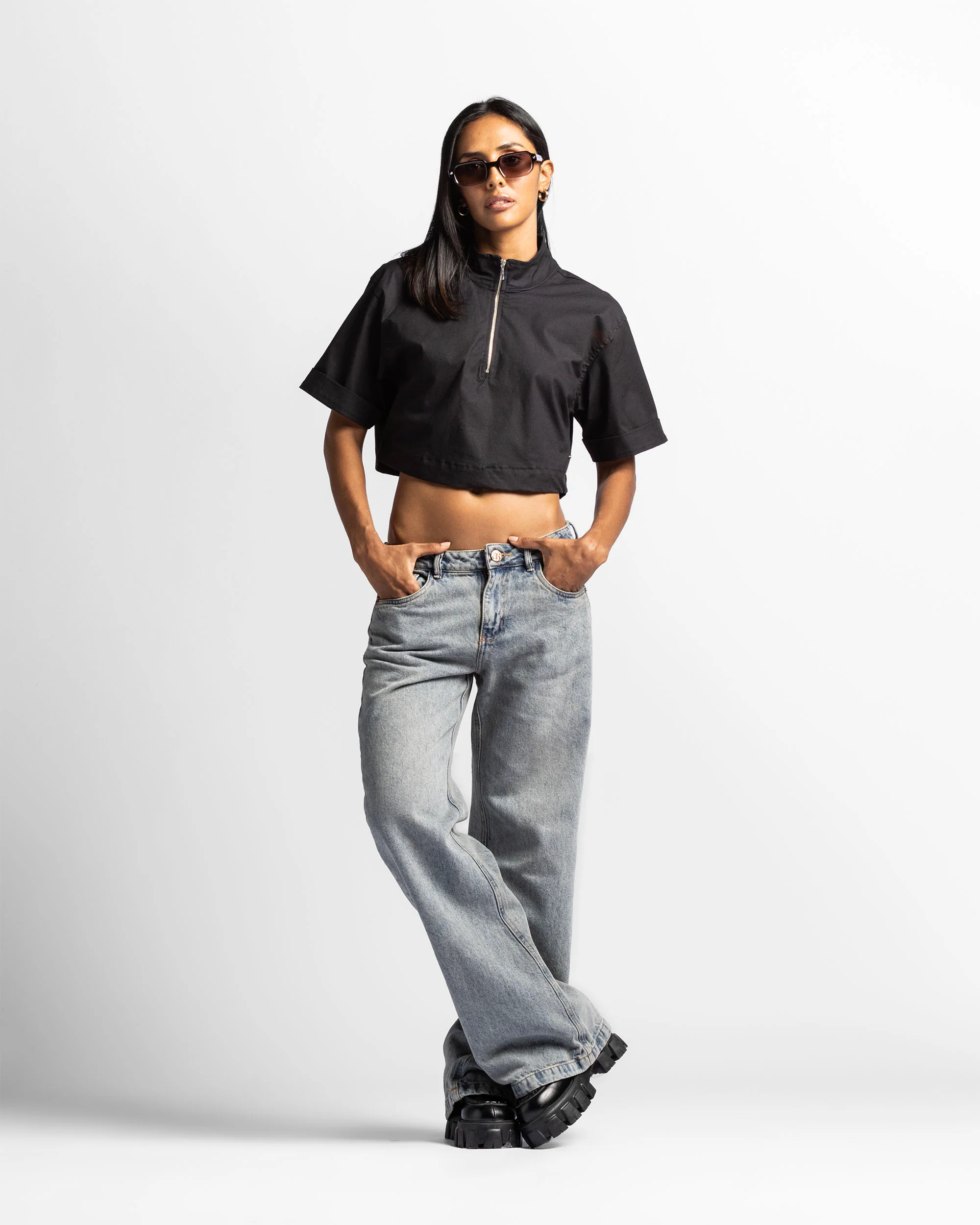 Crop Shirt Cuello Alto Cierre - Image 6