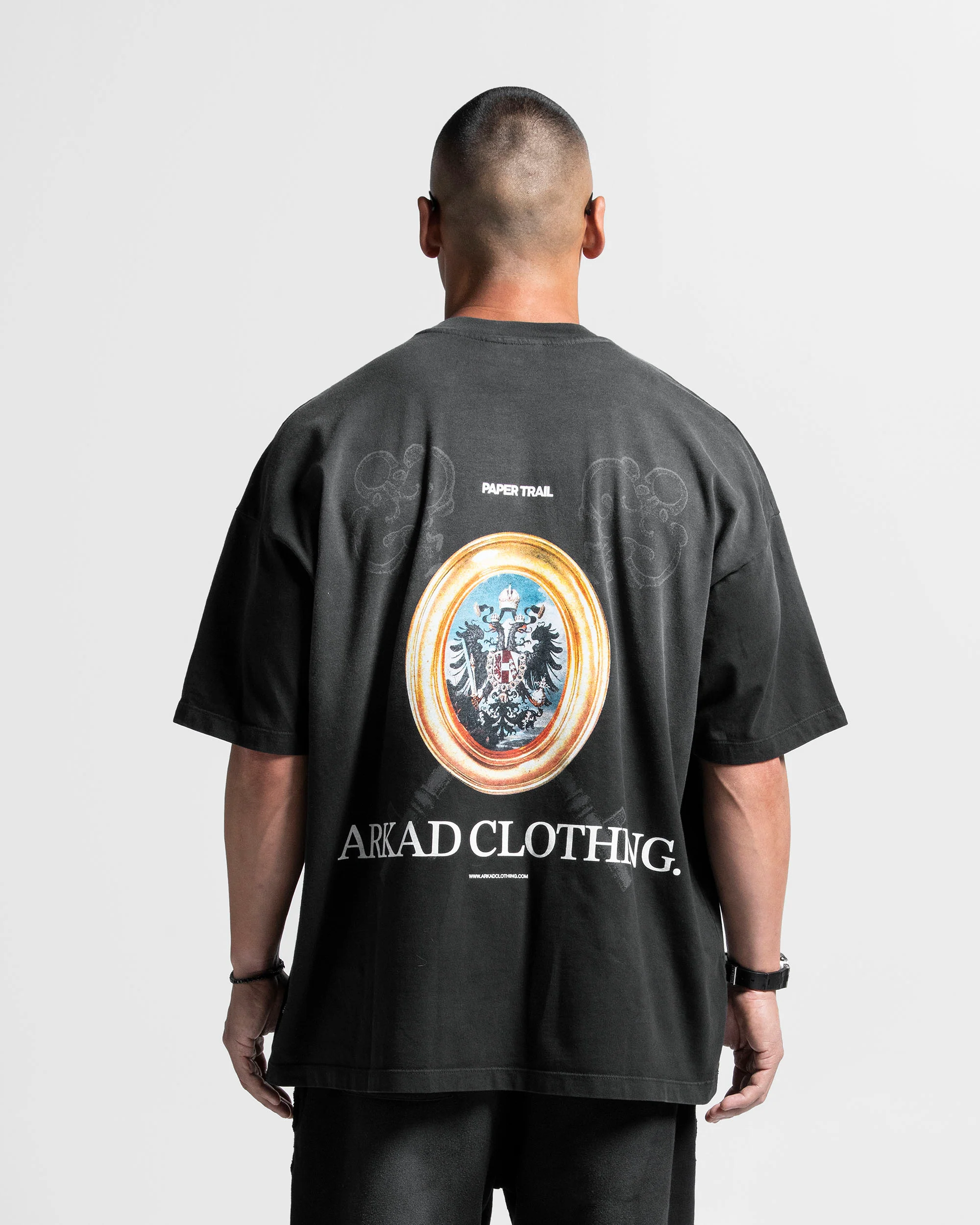 Oversize Tshirt Negra Llaves