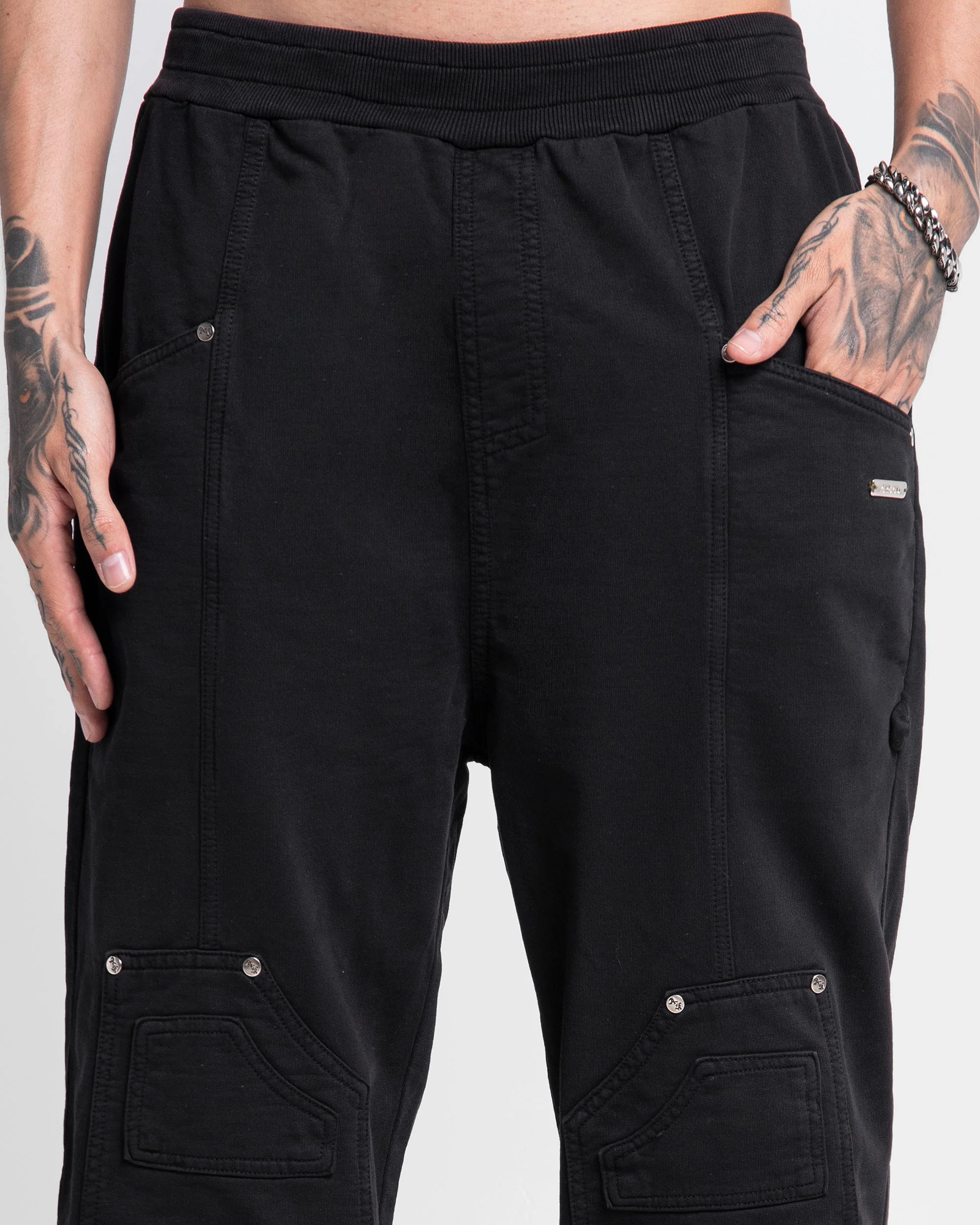 Trackpant Negro Remaches - Image 4