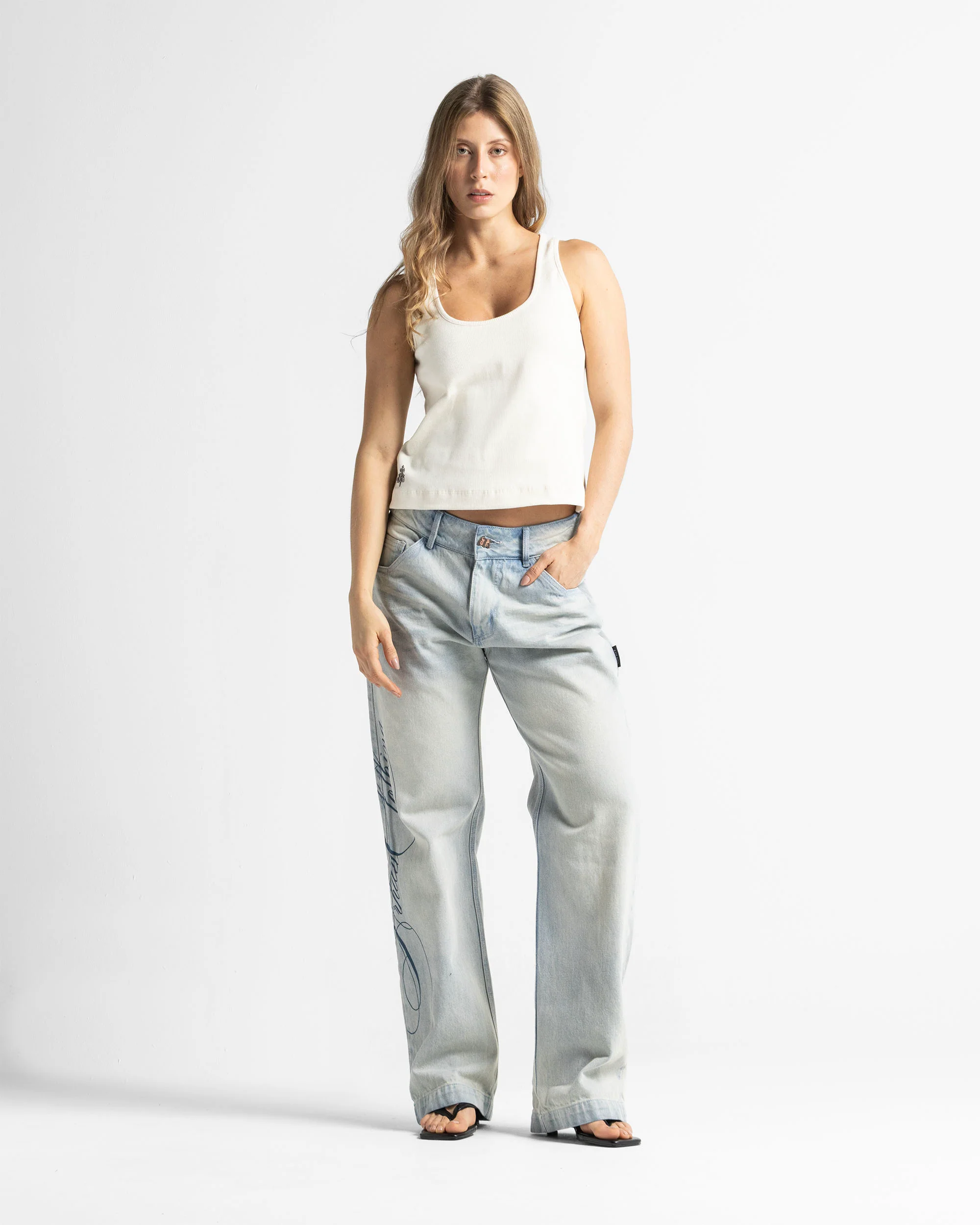Tank Mujer Blanca FF Arkad - Image 3