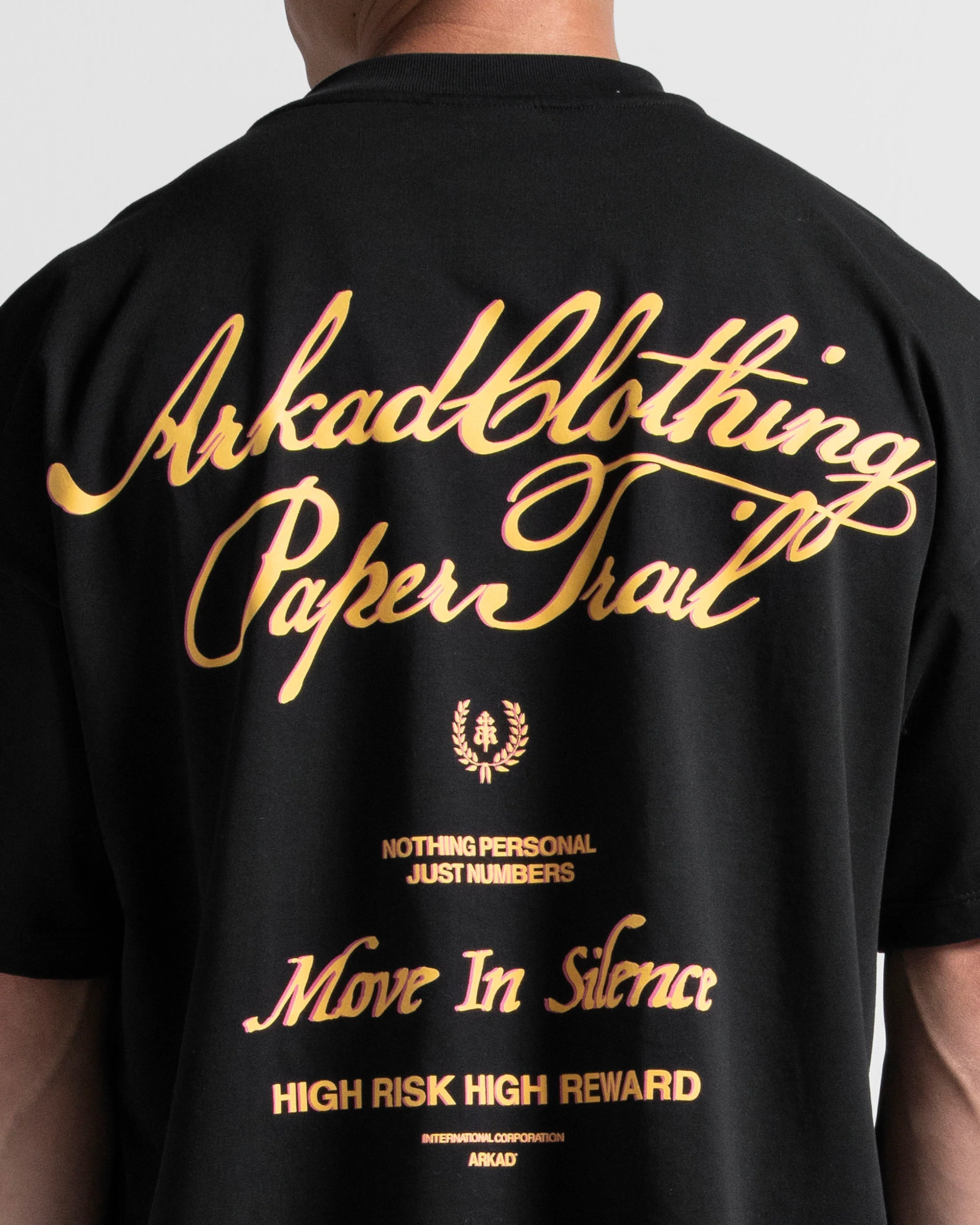 Tshirt Oversize Negra Paper Trail - Image 7