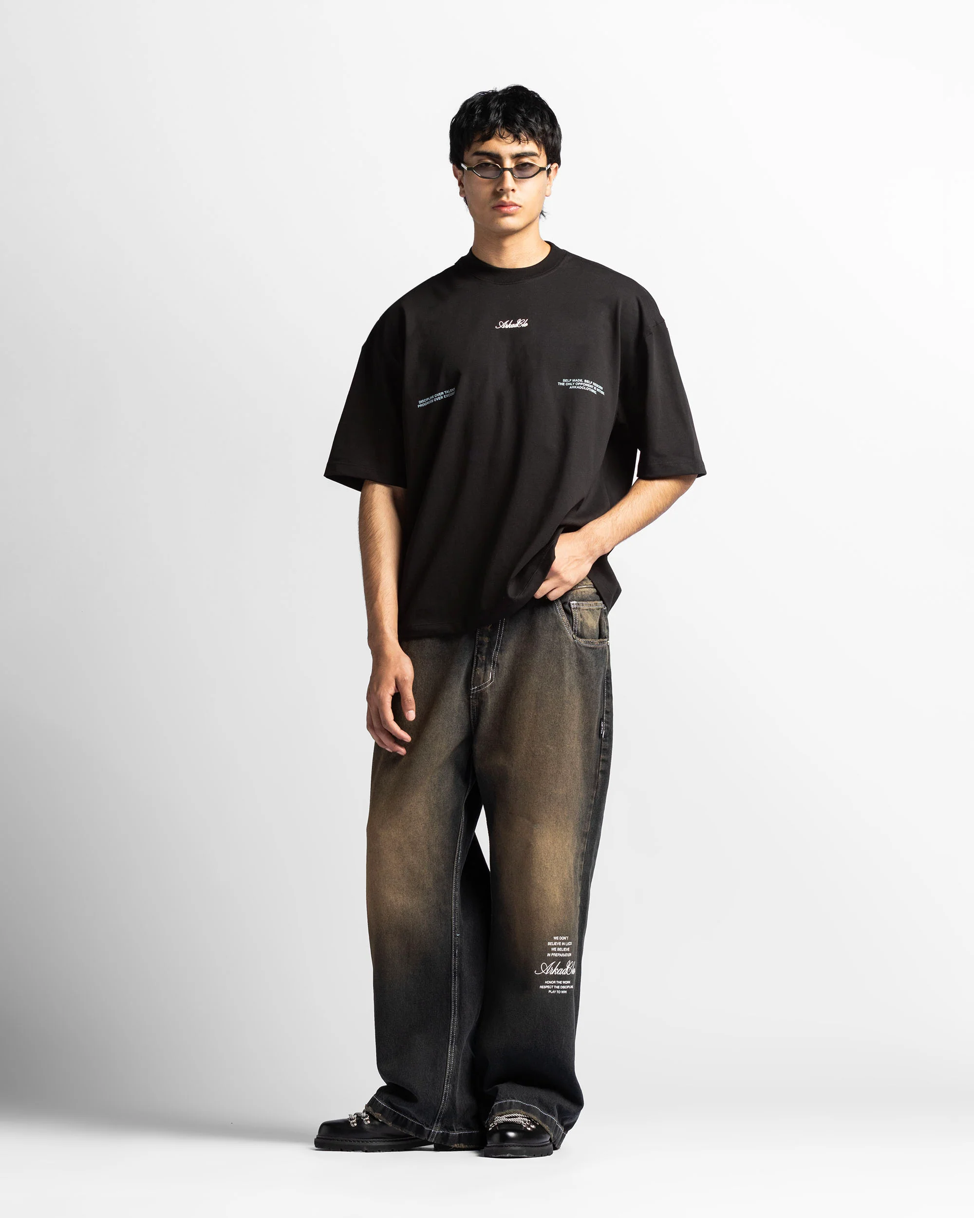 Tshirt Oversize Negra Trophy - Image 2
