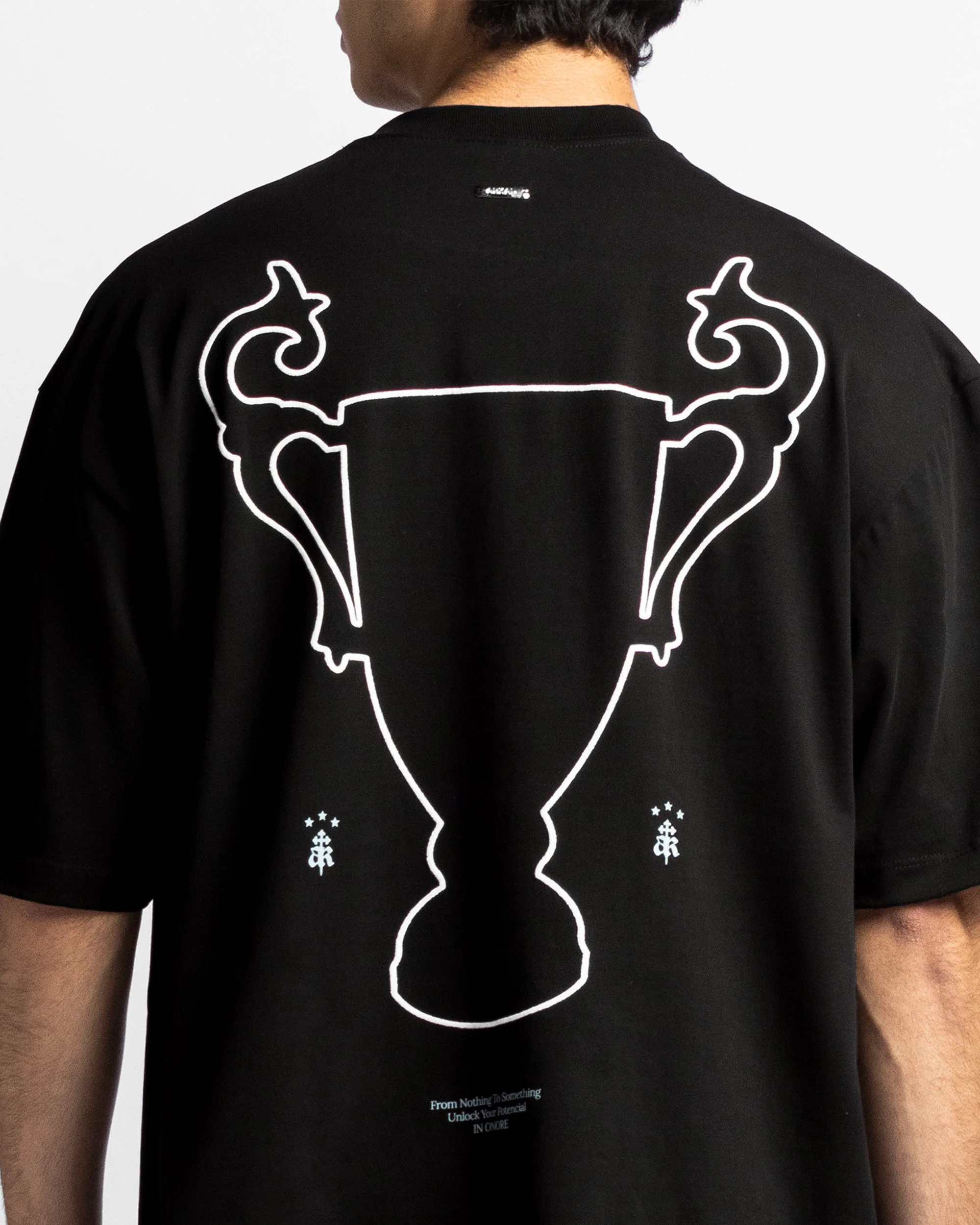 Tshirt Oversize Negra Trophy - Image 5