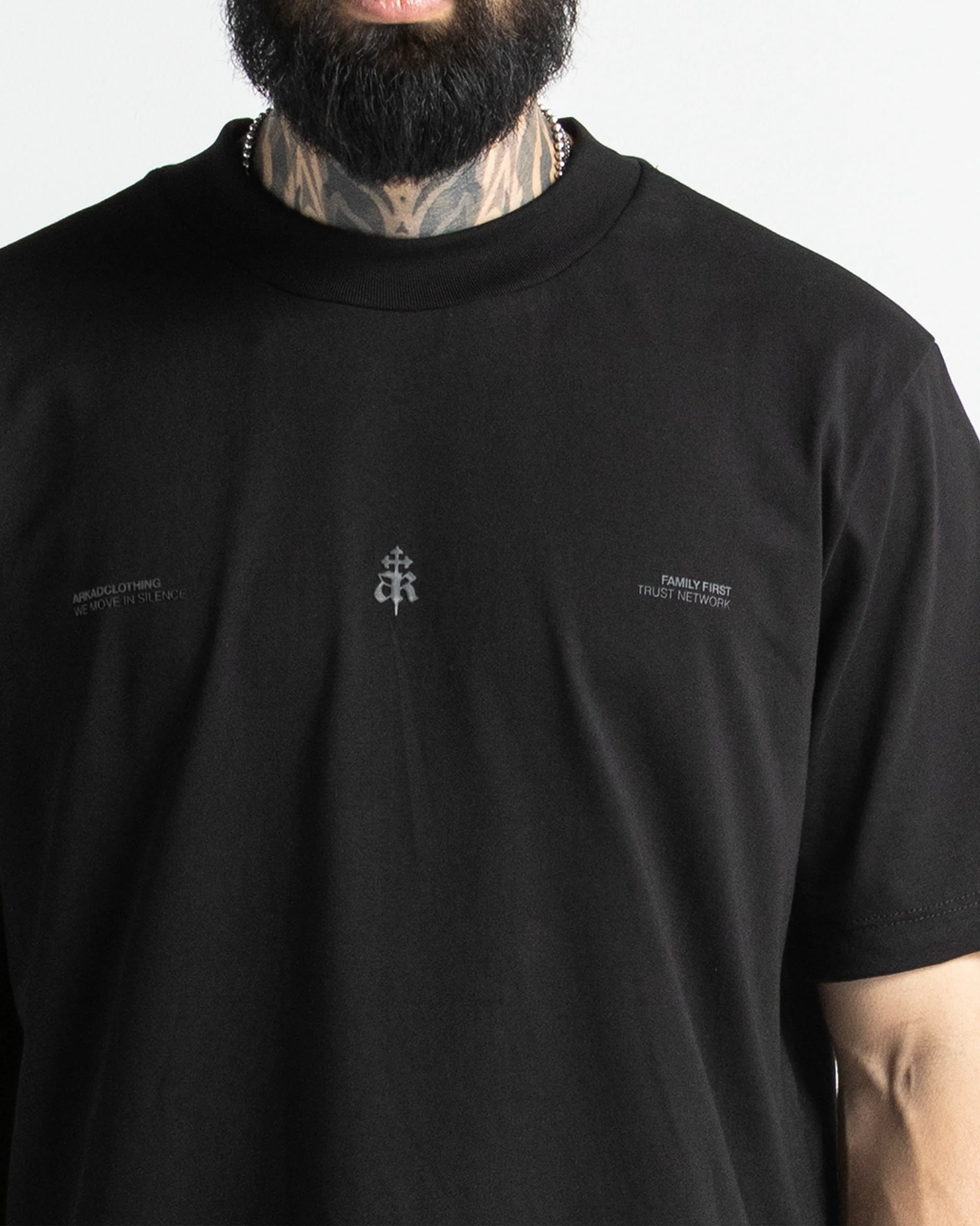 Tshirt Regular Fit Negra Arkad Clo Velvet - Image 5