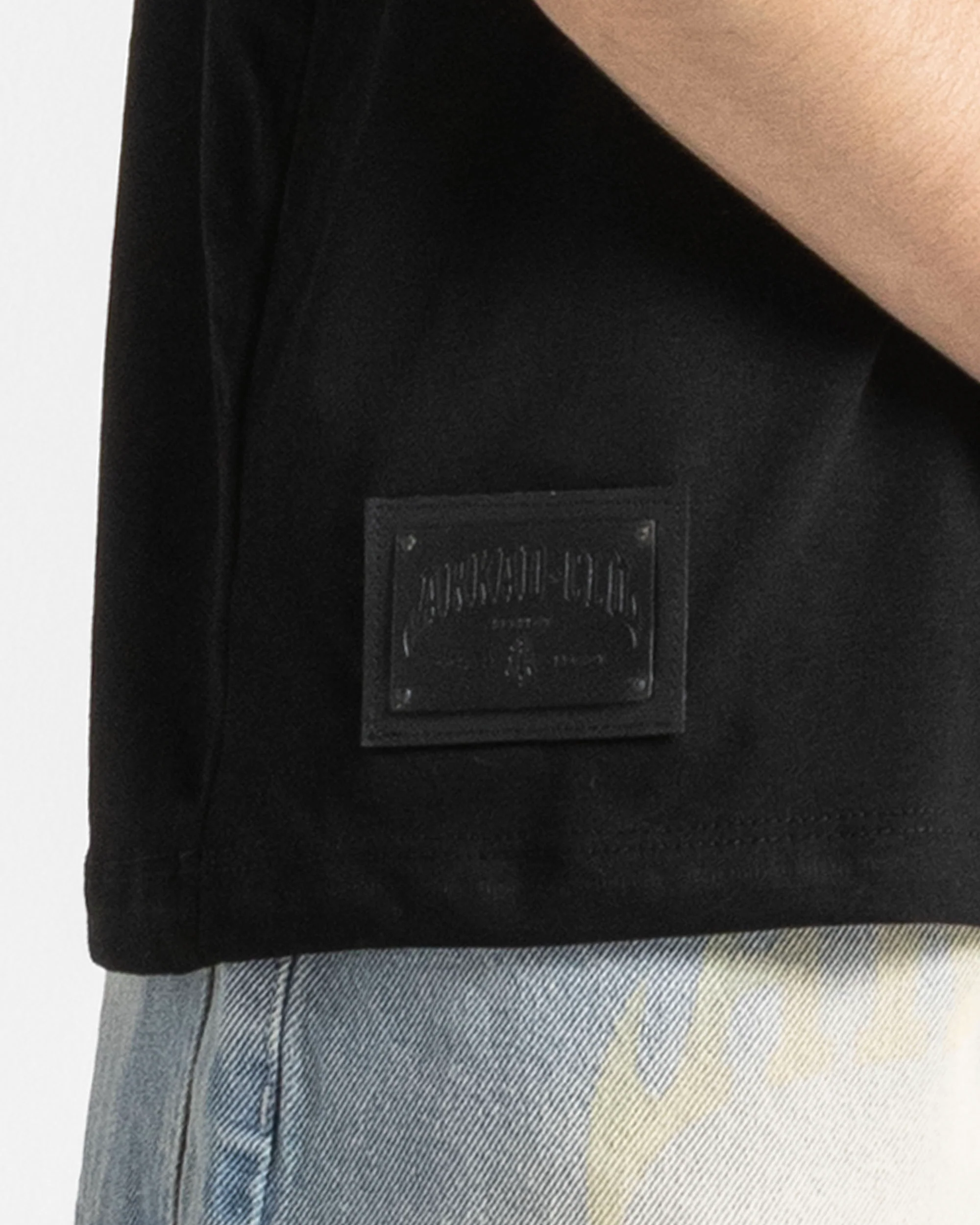 Tshirt Regular Fit Negra Arkad Clo Velvet - Image 6
