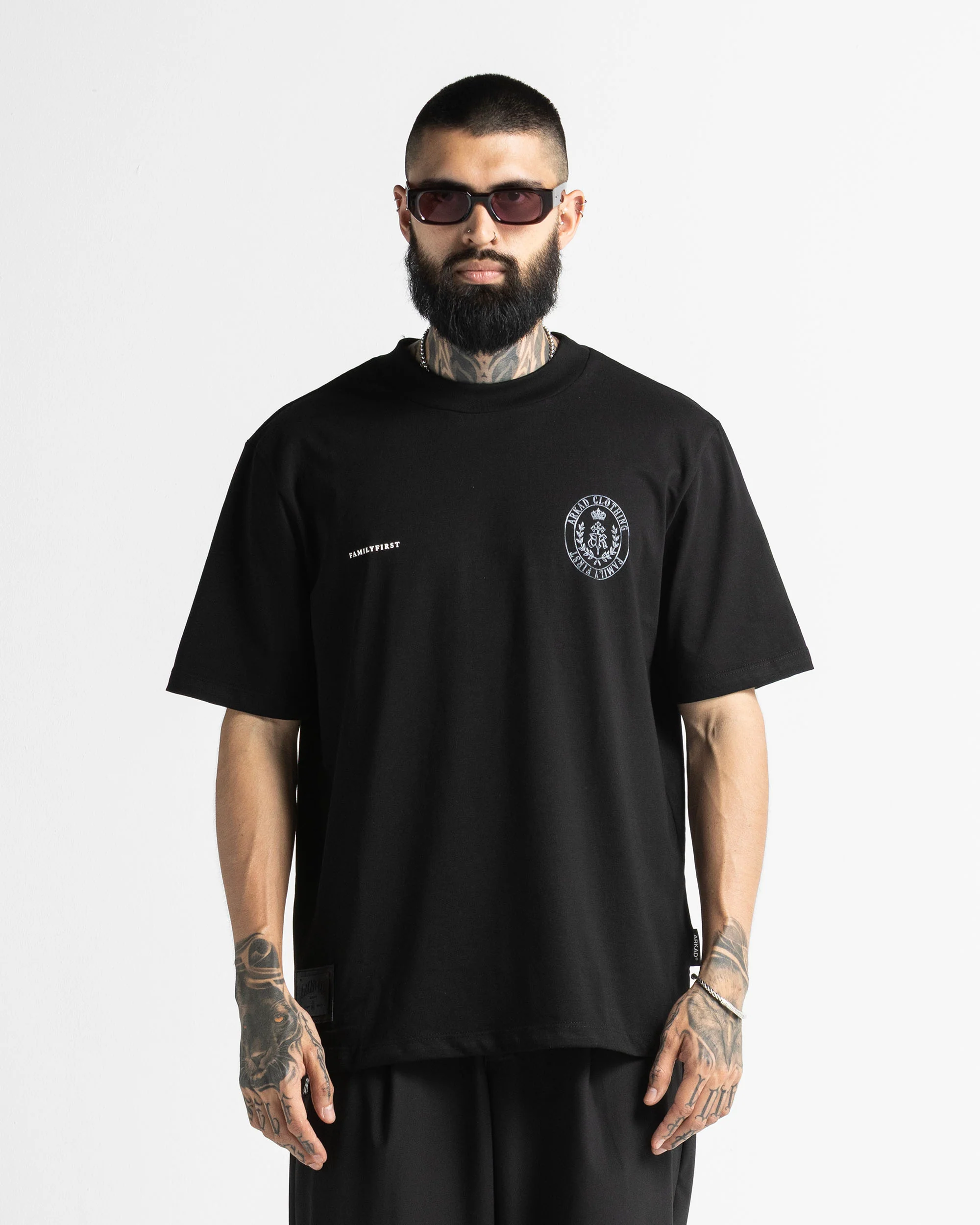 Tshirt Regular Fit Negra Family First - Image 2