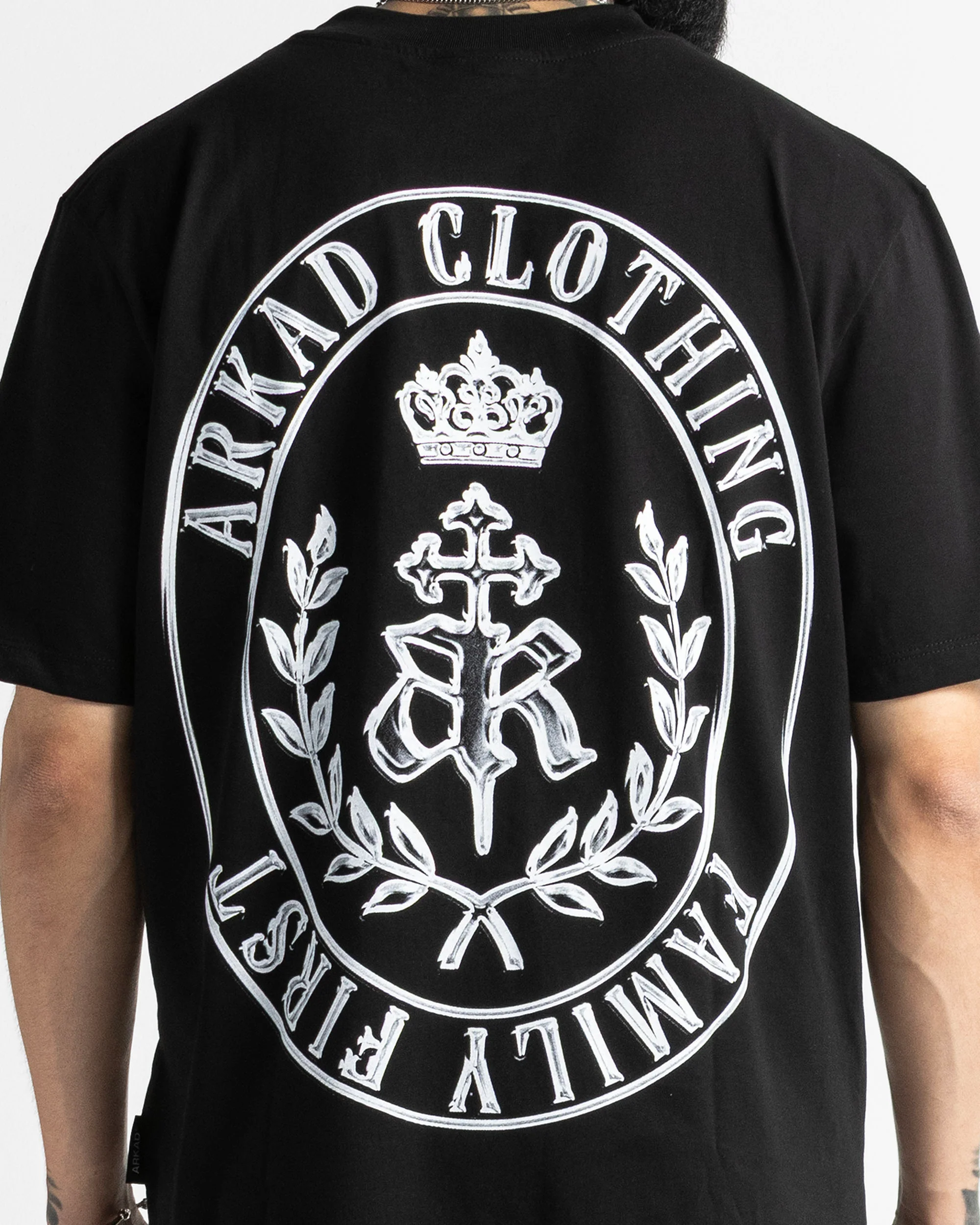 Tshirt Regular Fit Negra Family First - Image 3