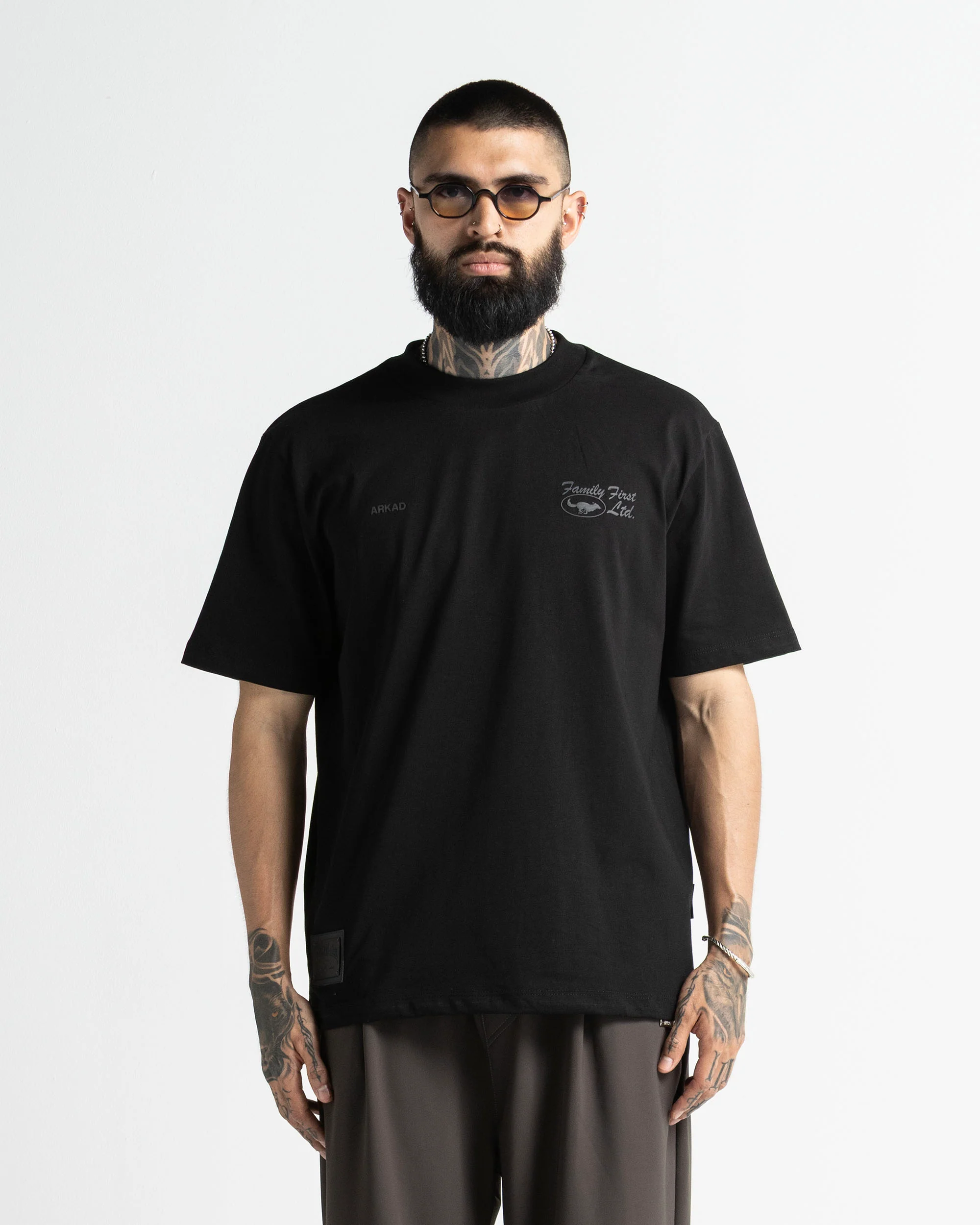Tshirt Regular Fit Negra Velvet - Image 2