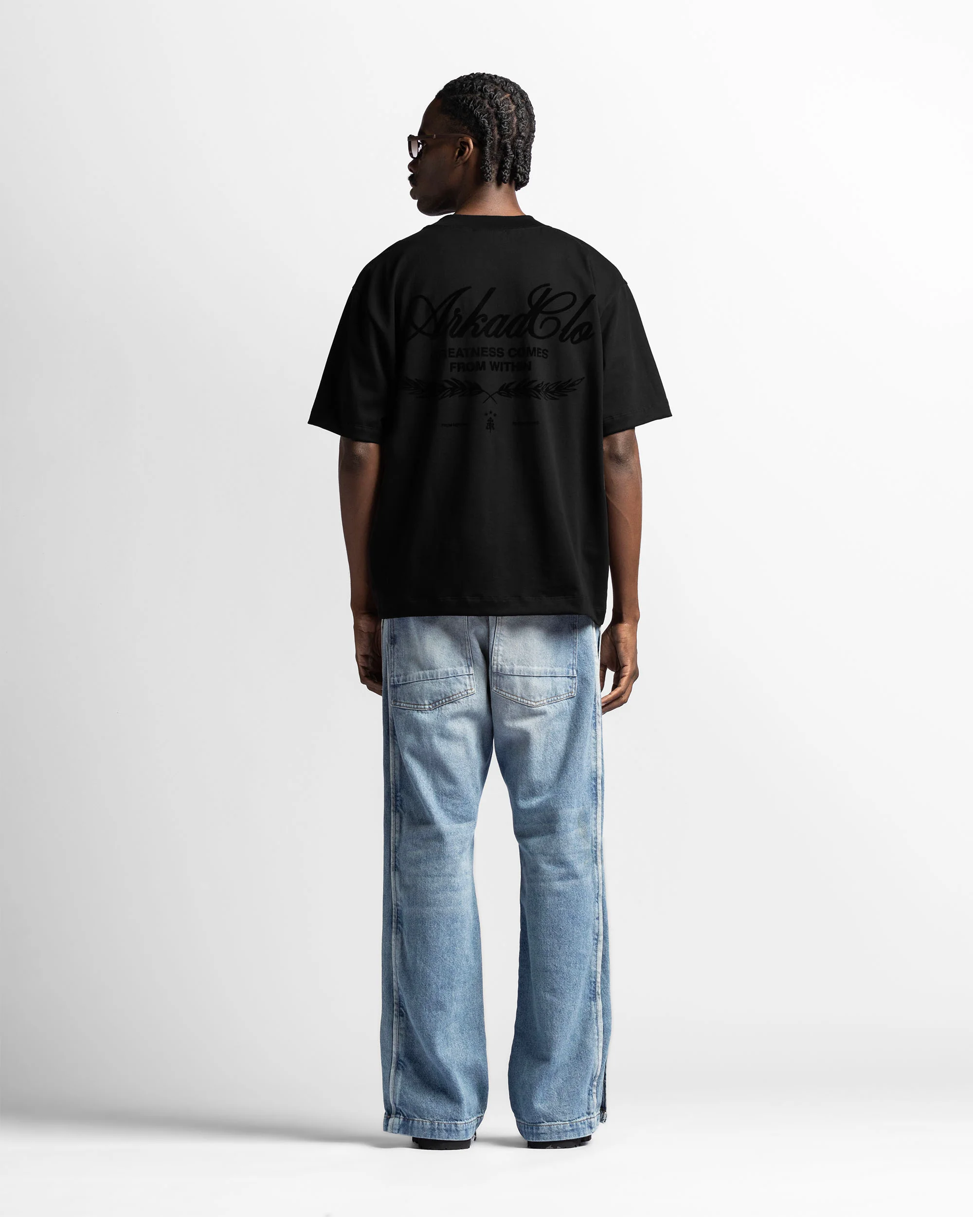 Tshirt Regular Fit Negra Velvet Print - Image 5