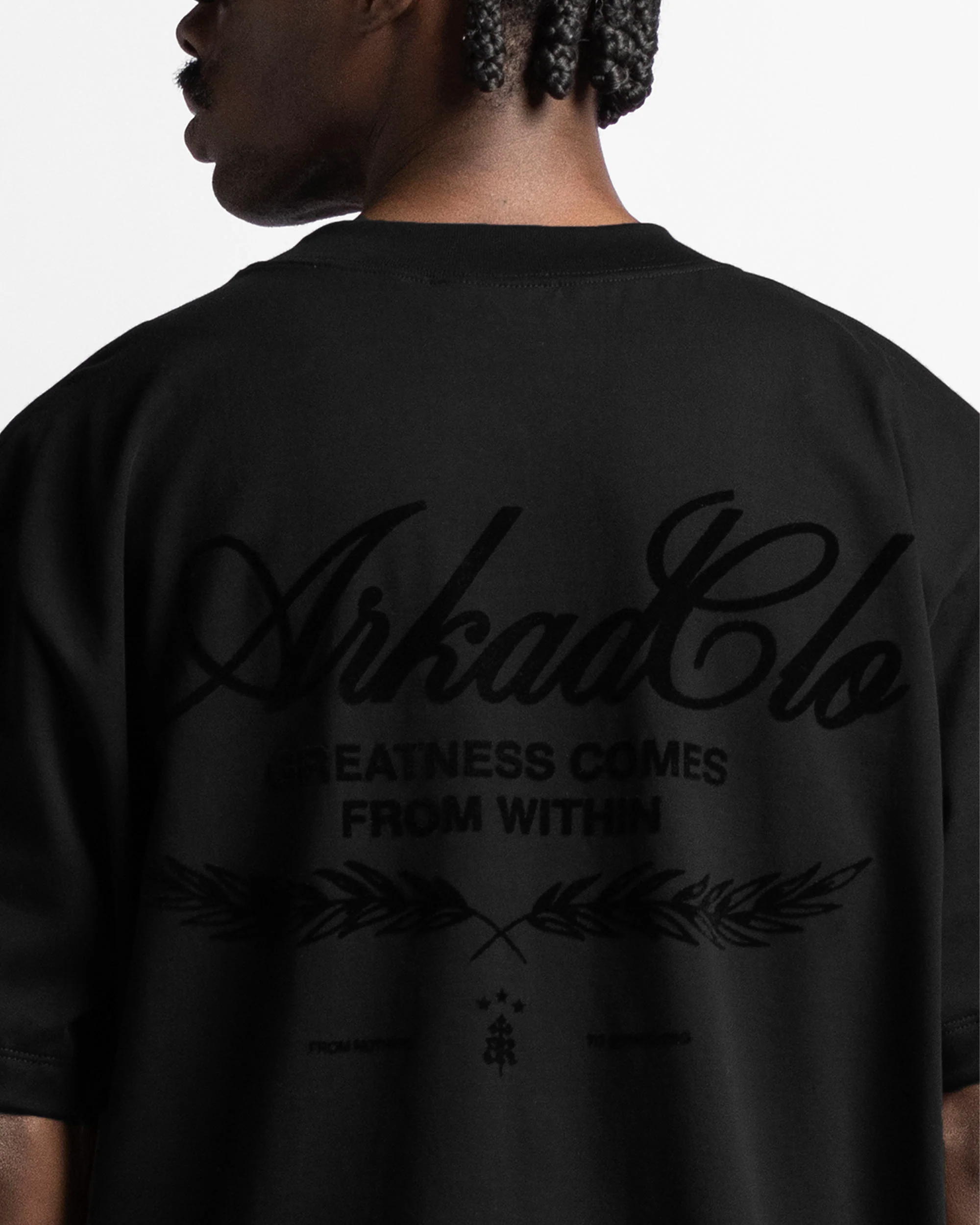 Tshirt Regular Fit Negra Velvet Print - Image 9