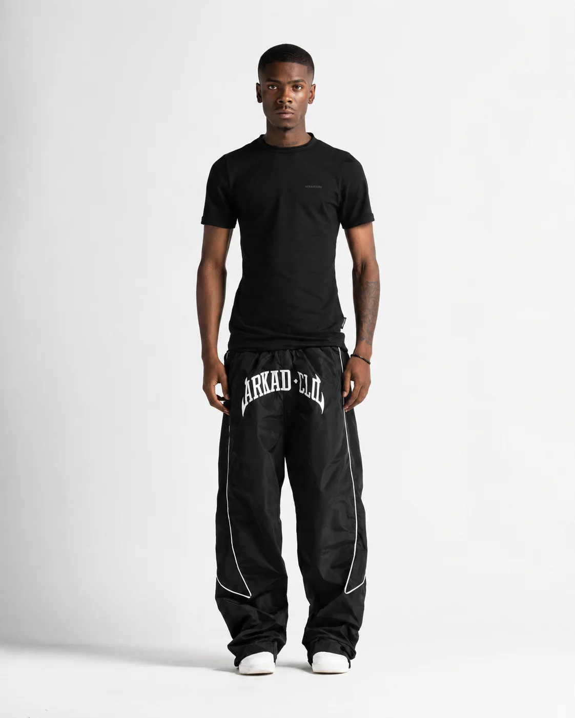 Tshirt Slim Fit Negra - Image 4