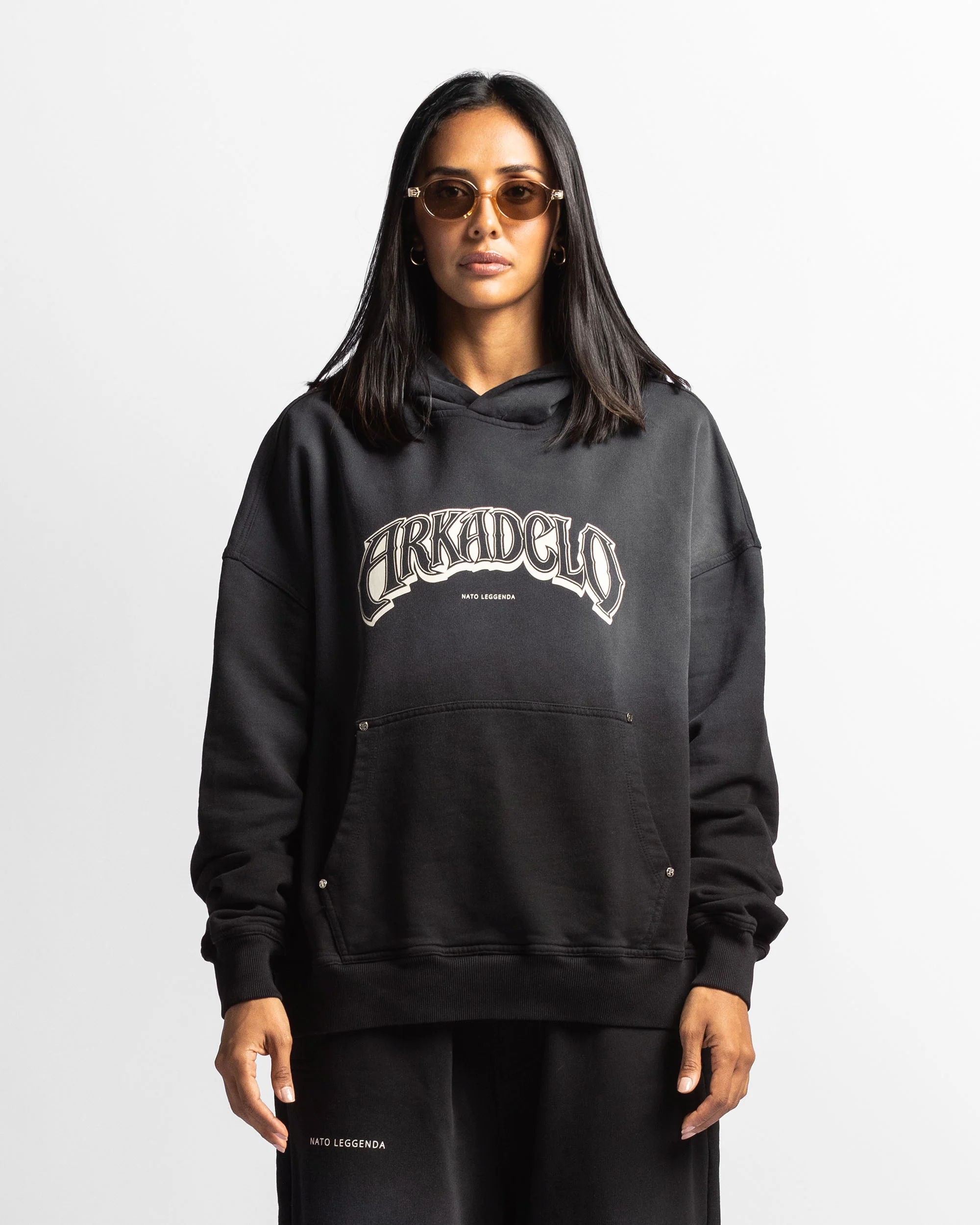 Washed Hoodie Negro Remaches - Unisex - Image 5