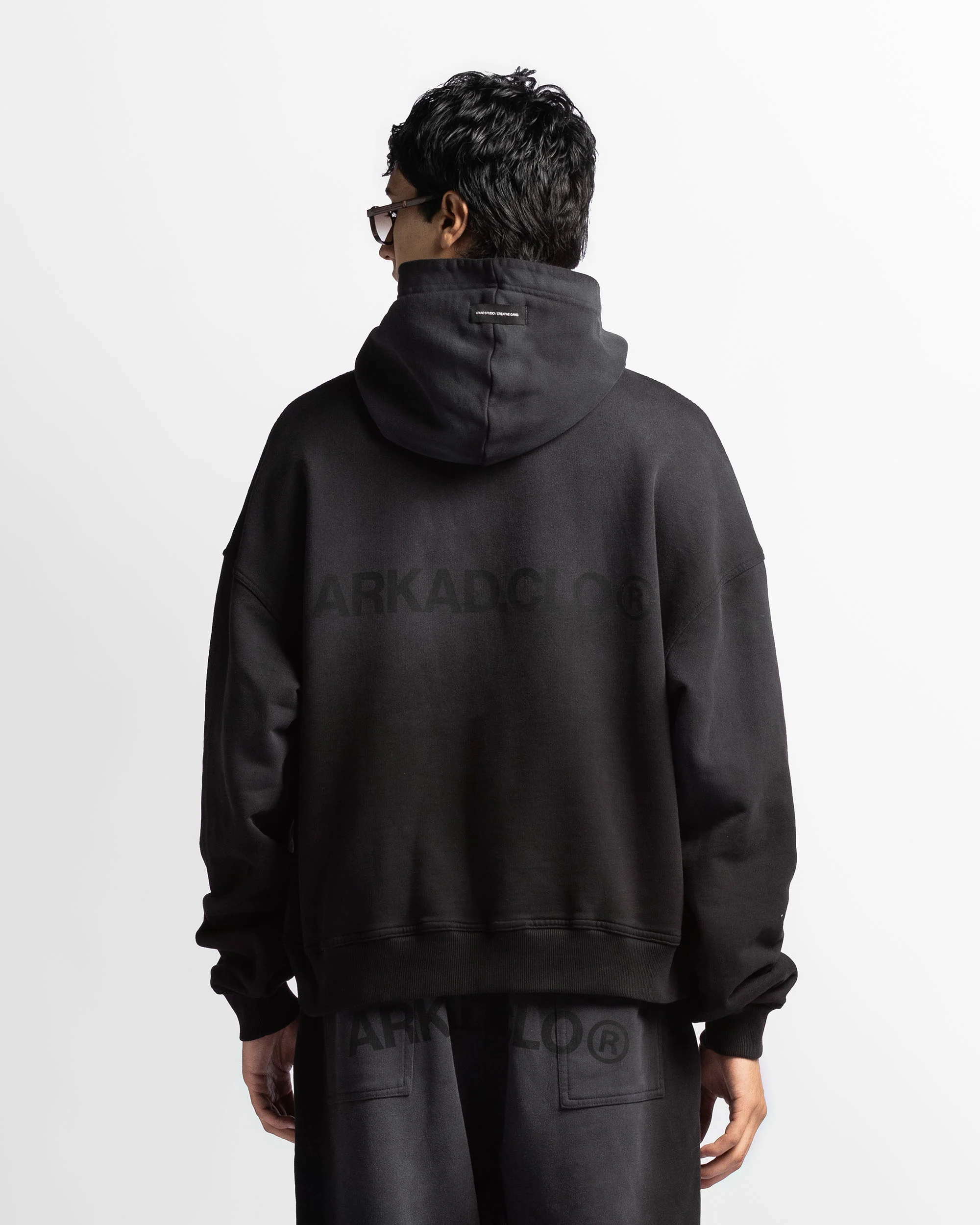 Washed Hoodie Negro Remaches - Image 4