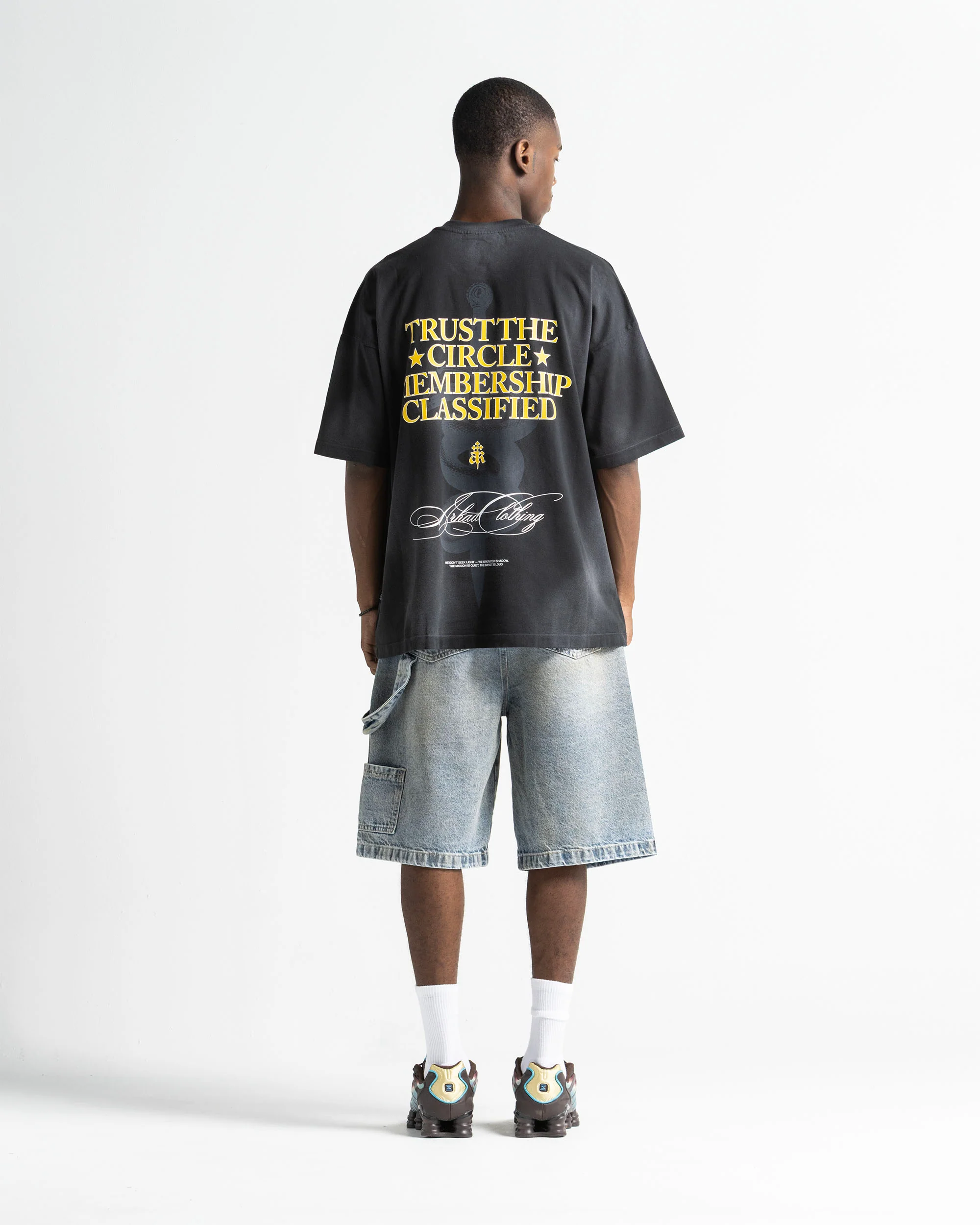 Washed Tshirt Negra Trust The Circle - Image 7